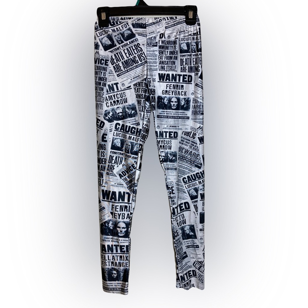 Wanted Newspaper Black and White Printed Leggings Size Small